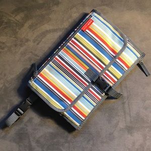 Skip hop diaper bag many zippers great condition